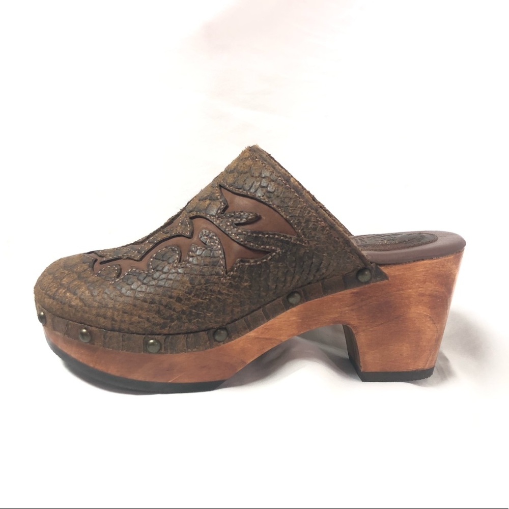 Ariat Brown Leather Studded clogs sz 8, round toes